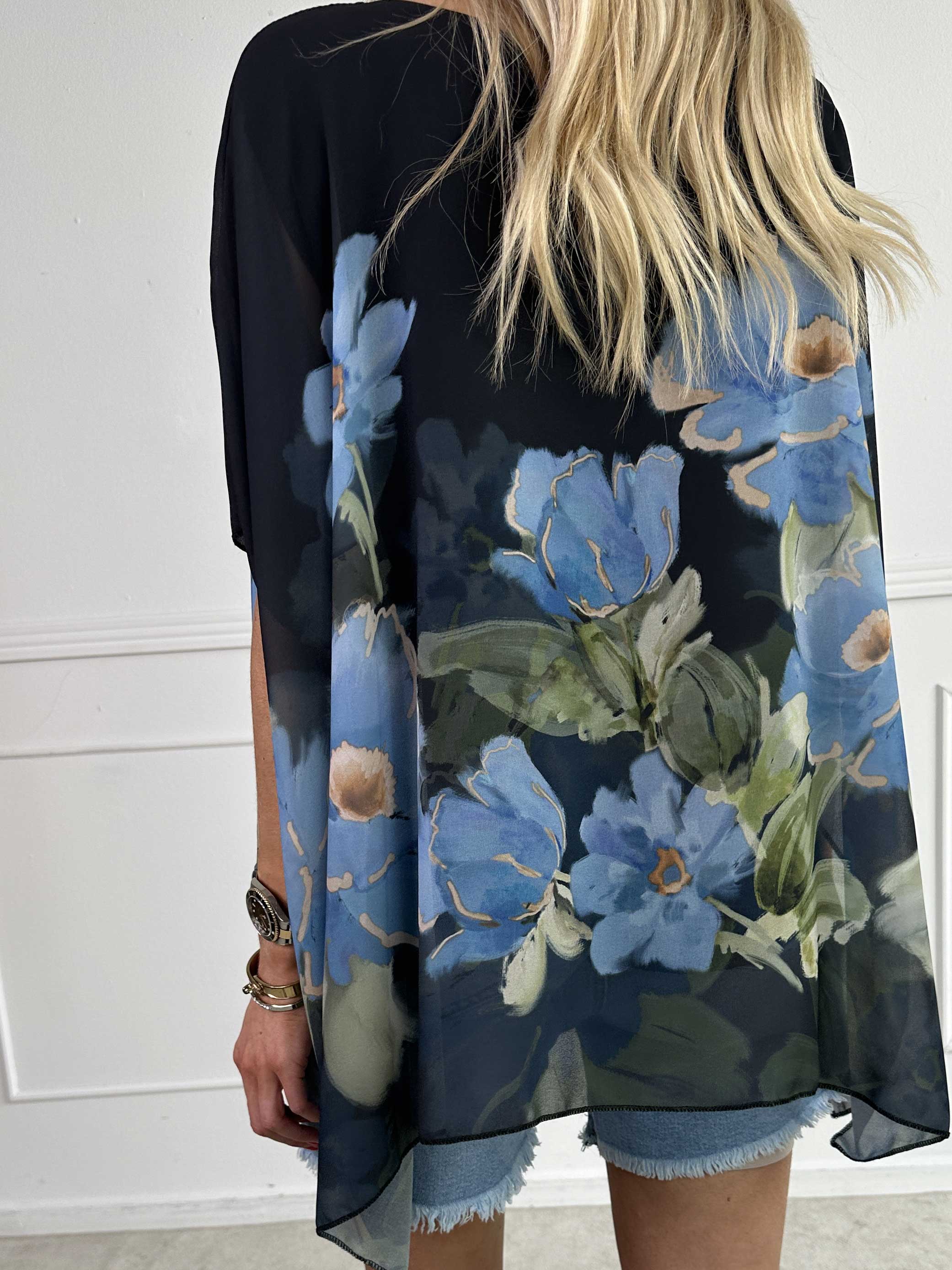 Mirabella Shirt - Sød tunika med løst chiffonlag med blomstermotiver